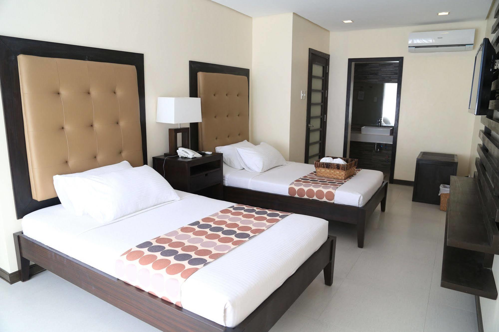 Puerto Del Sol Beach Resort And Hotel Club Bolinao Pangasinan Ngoại thất bức ảnh