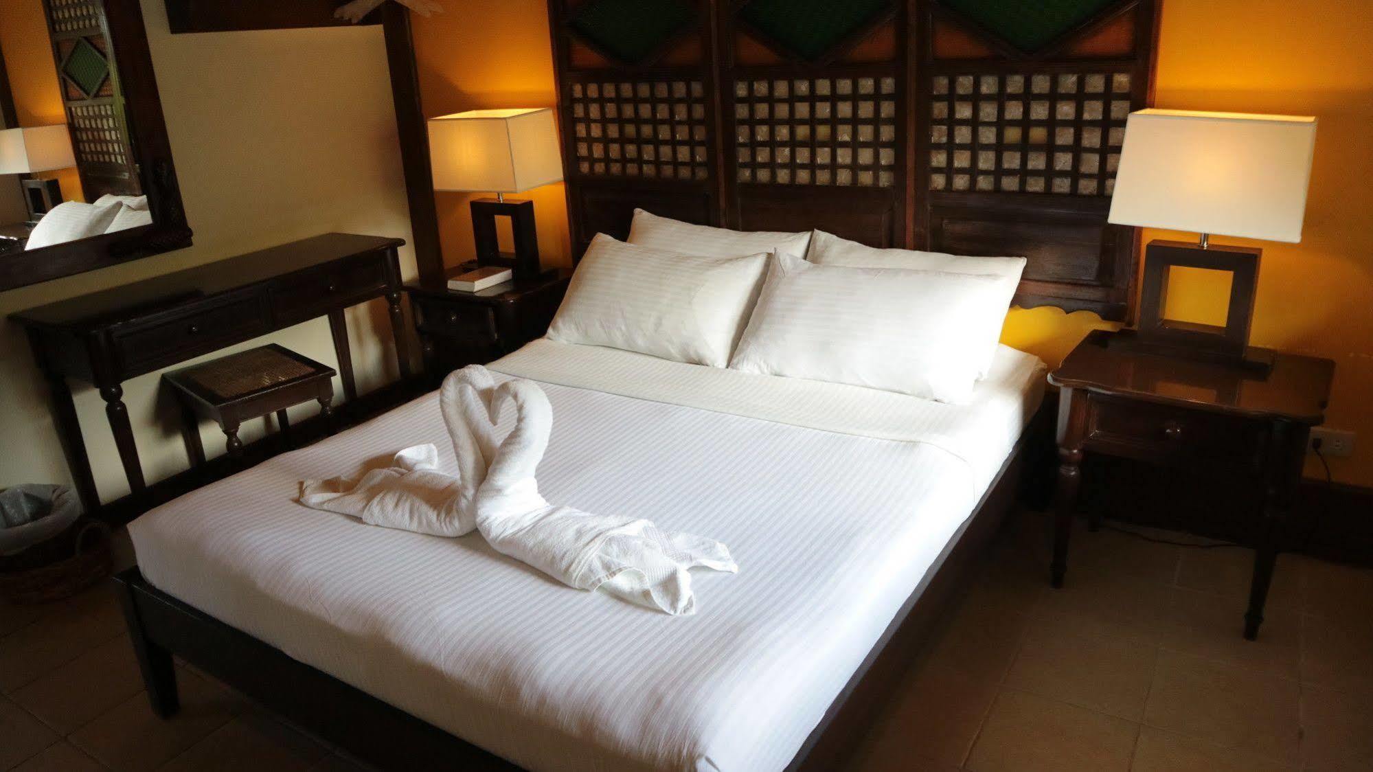 Puerto Del Sol Beach Resort And Hotel Club Bolinao Pangasinan Ngoại thất bức ảnh